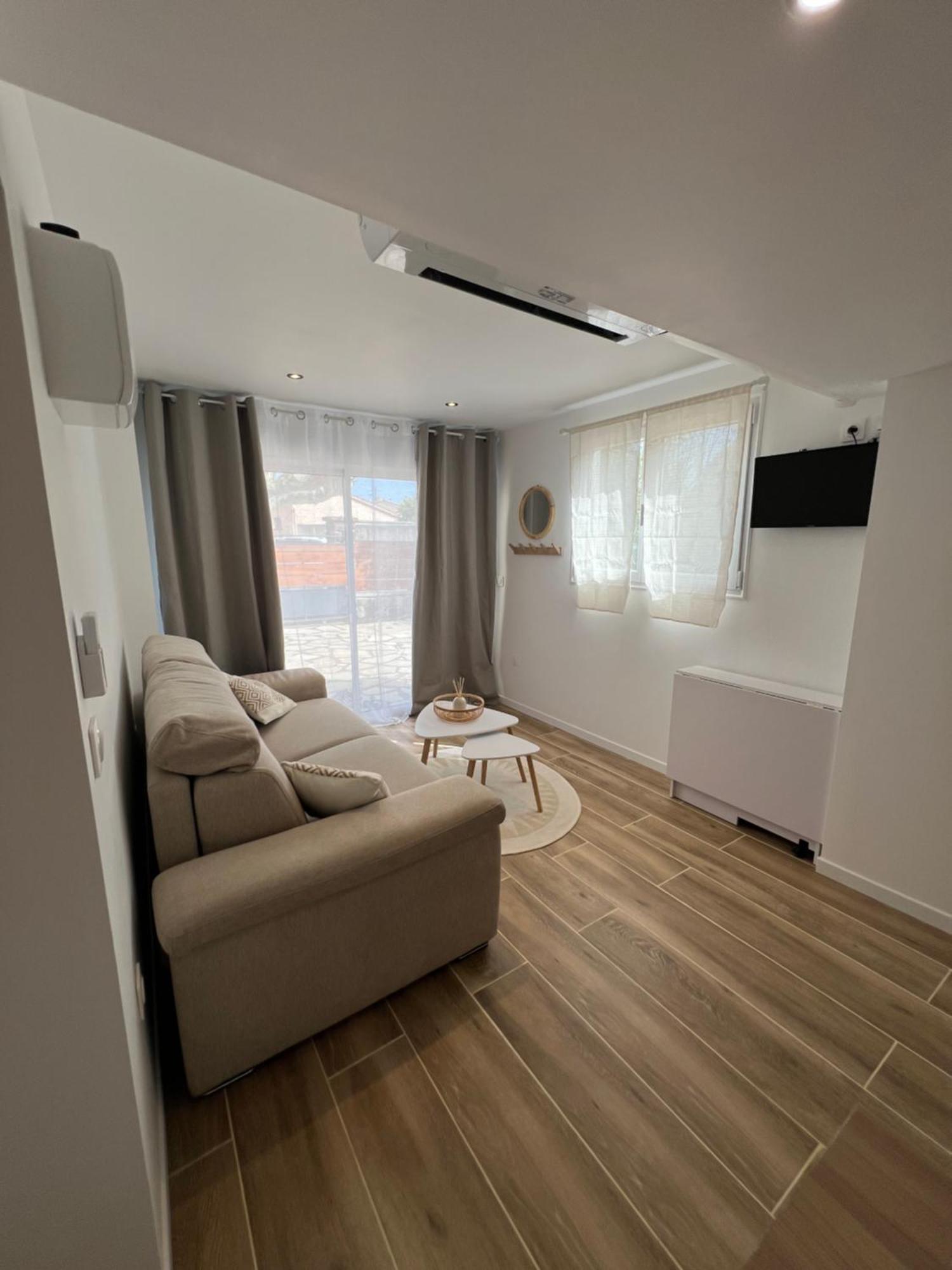 Appartement T2 Avec Jardin Puget-sur Argens Exterior photo